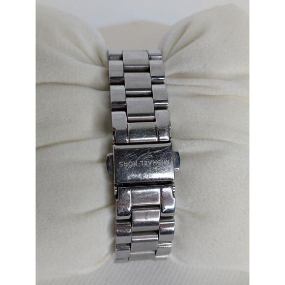 Michael Kors Runway Silver Dial Silver Steel Strap Watch for Women - MK5428 - Picture 2 of 4